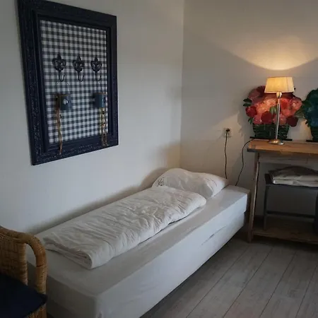 Juliana 64