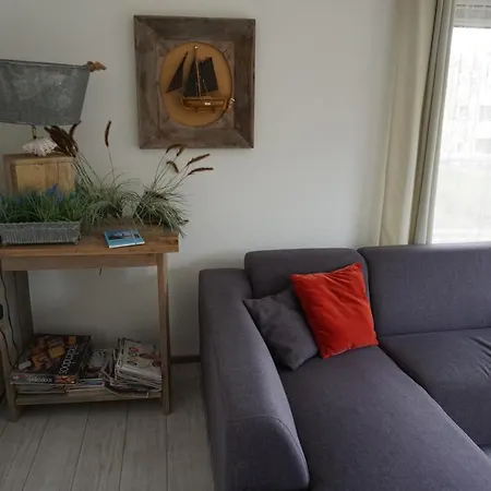 Juliana 64 *